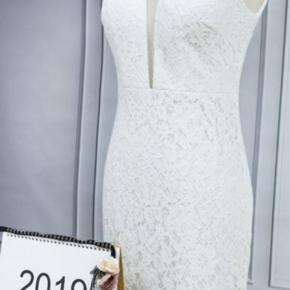 woman's Simple Elegant Lace Mermaid wedding , prom Dresses - Picture 3 of 5